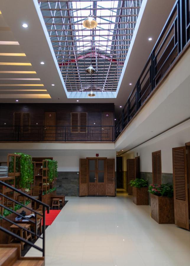 Baratha Hotel & Resto Bondowoso Exterior foto